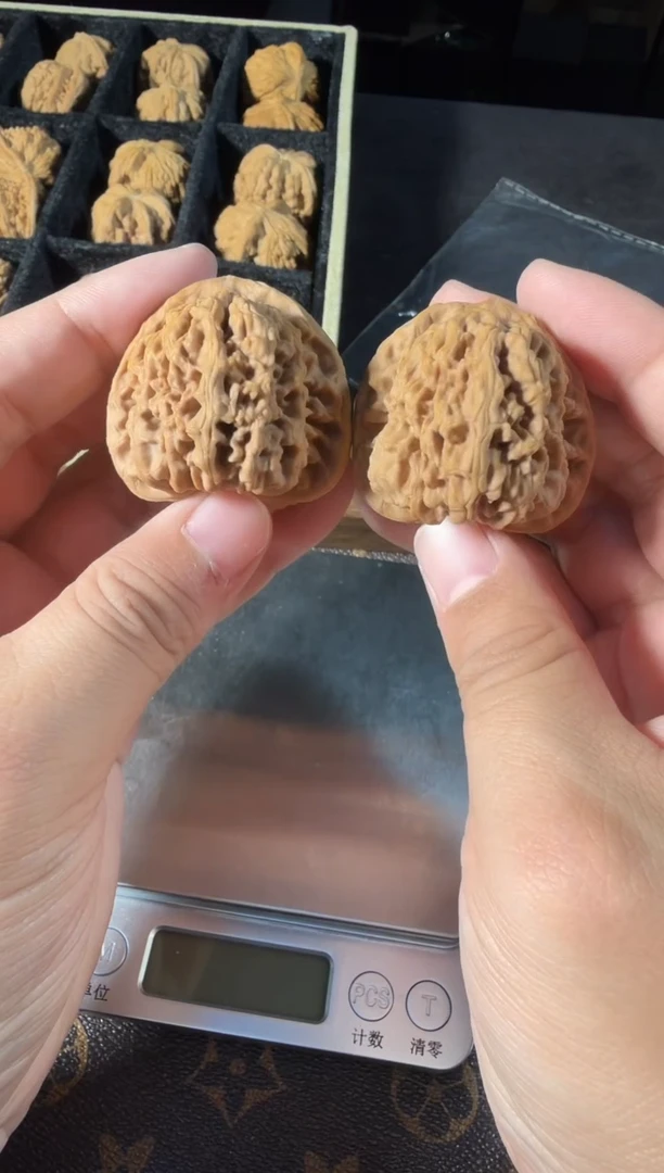 吊坠文玩核桃41尺全品三角南疆石