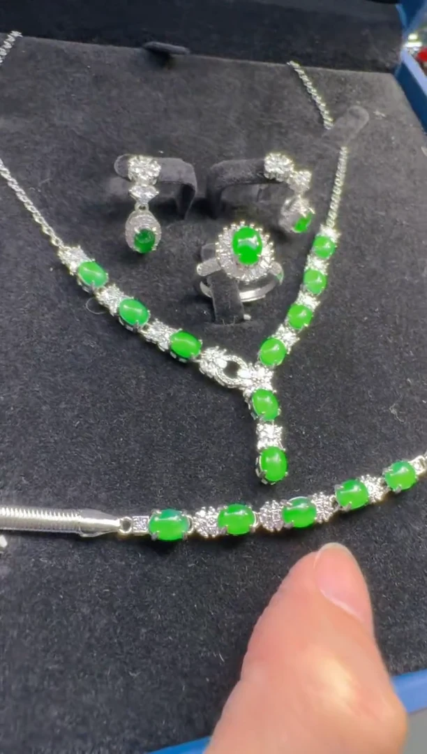 未镶嵌定制翡翠0752357815多样性发货