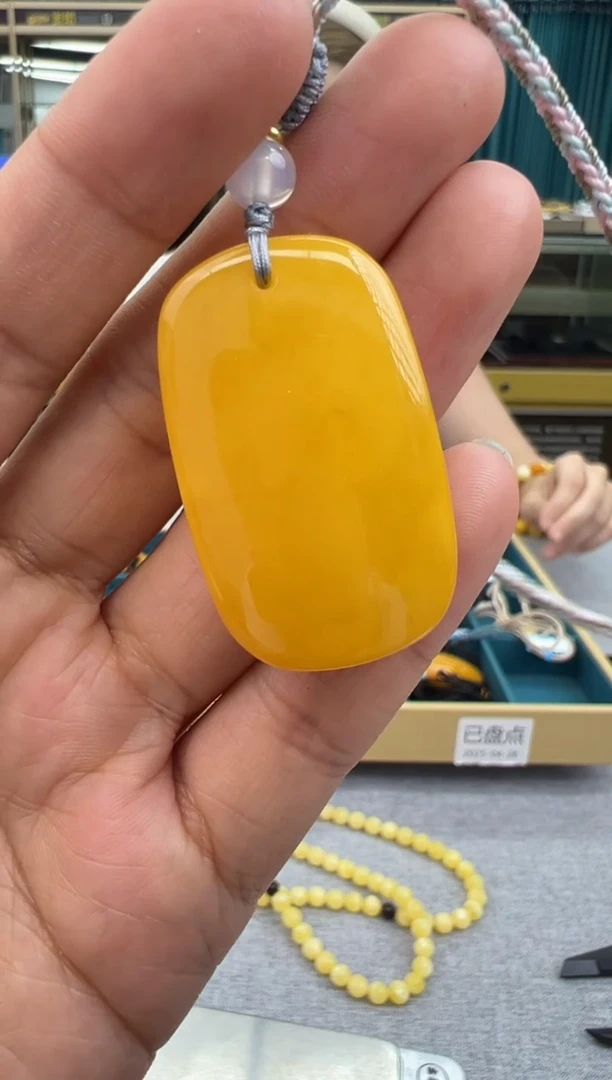 未镶嵌颈饰琥珀154秒拍号 假一罚三