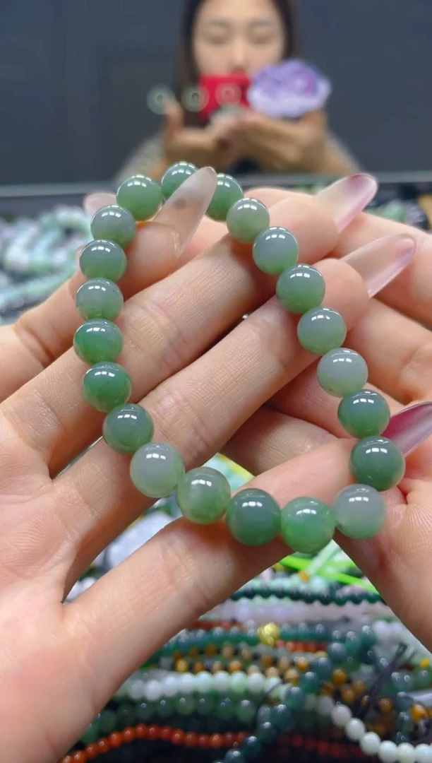 颈饰未镶嵌翡翠8MM/T/翡翠A货，一件也是批发价