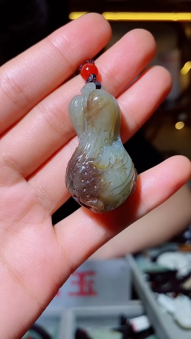 和田玉未镶嵌颈饰1