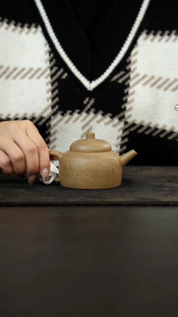 茶壶紫砂百纳刻绘玉成窑150cc