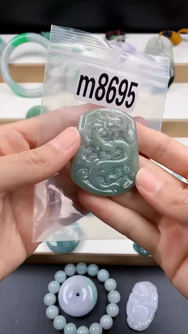 颈饰未镶嵌翡翠天然翡翠吊坠挂件