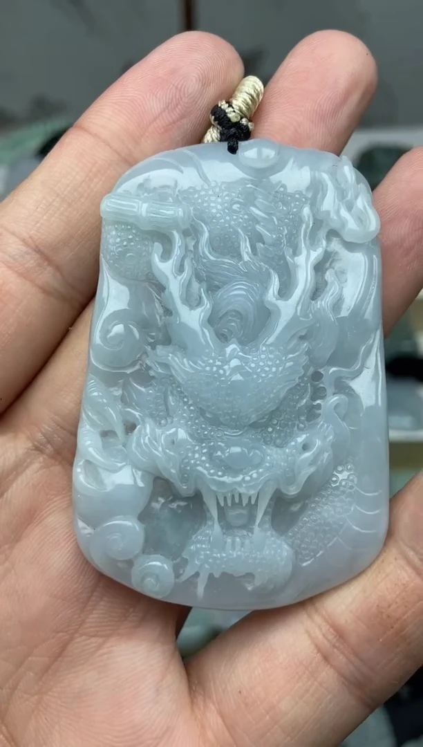 颈饰未镶嵌翡翠龙牌