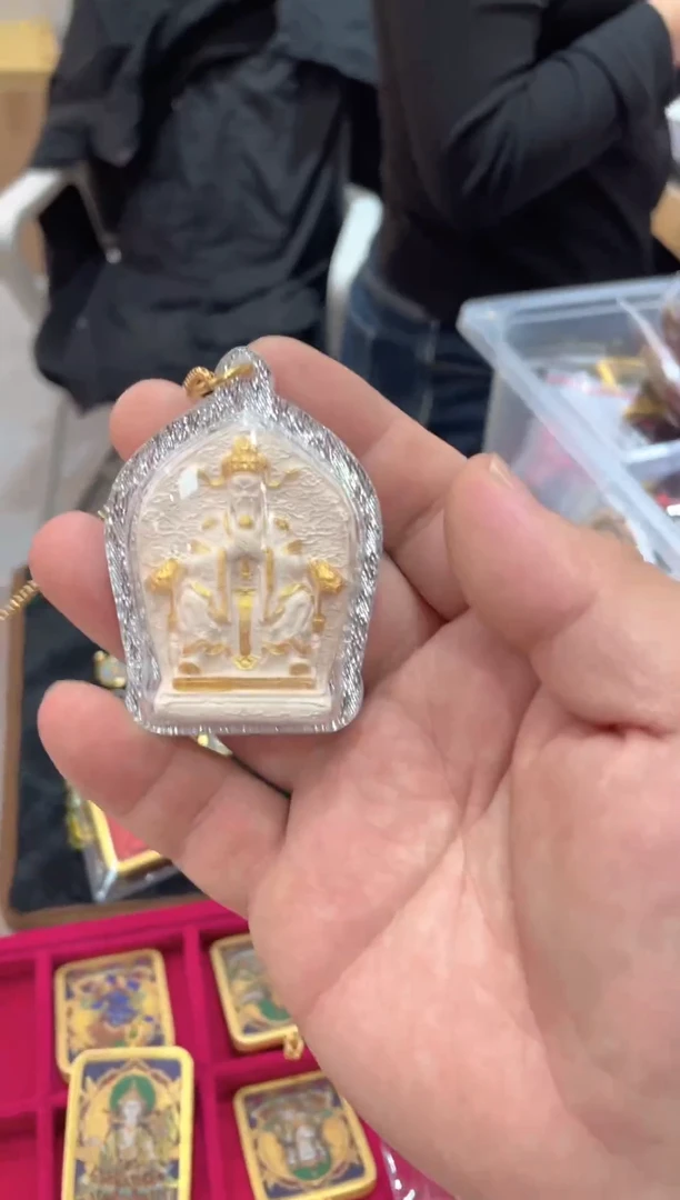 铜合金布艺铜合金布艺五老师泥塑吊坠