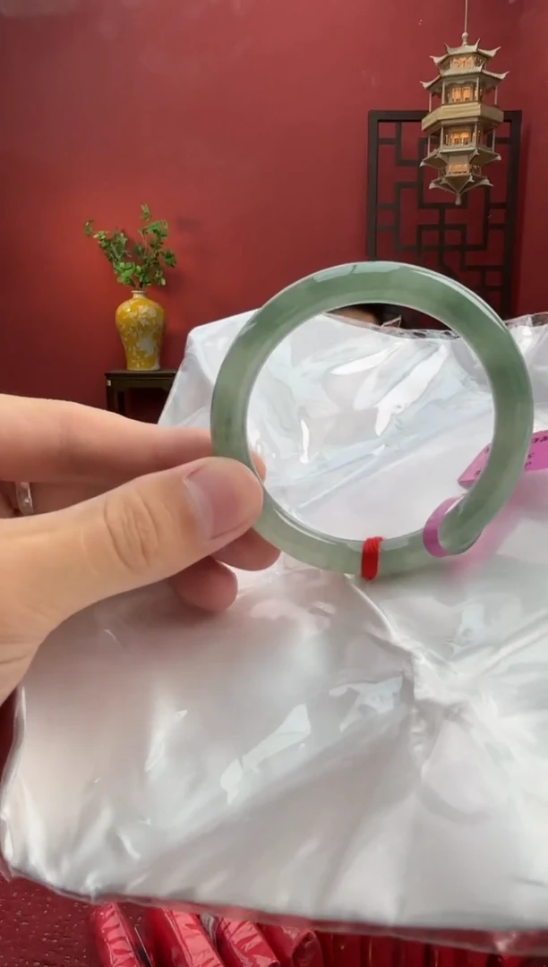 未镶嵌手镯（圆镯）翡翠翡翠手镯2