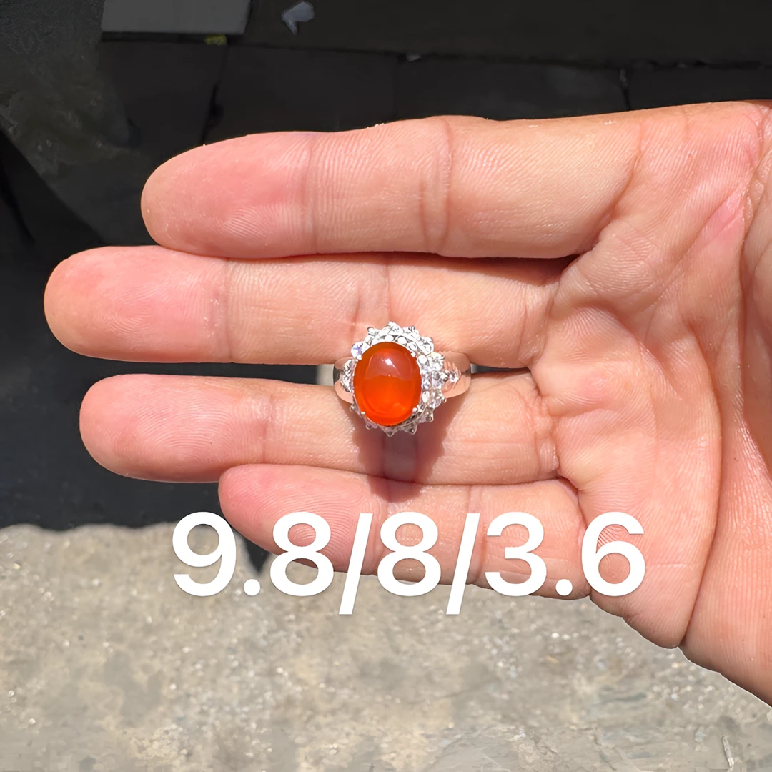 0628(小哪吒在源头)玻璃种翡翠红翡戒面干净肉细杠味荧光足M100