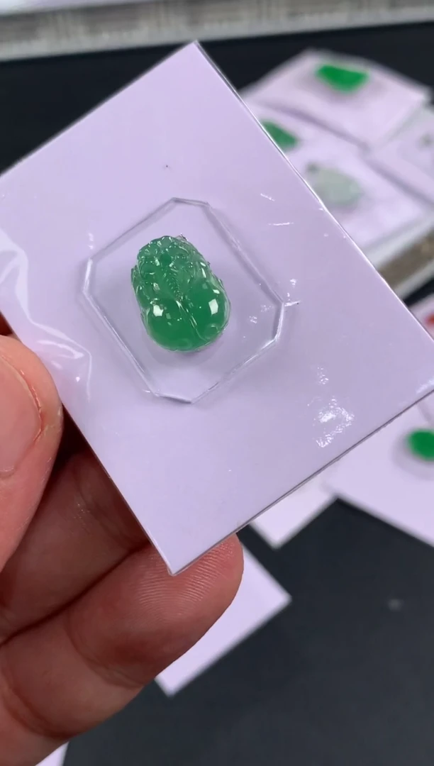 未镶嵌定制翡翠嗨***海翡翠