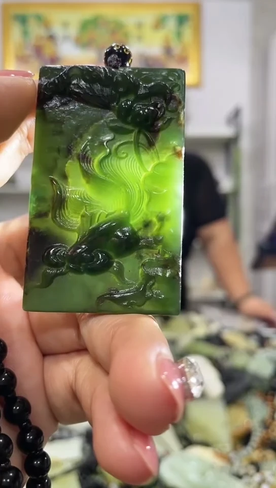 岫玉未镶嵌吊坠