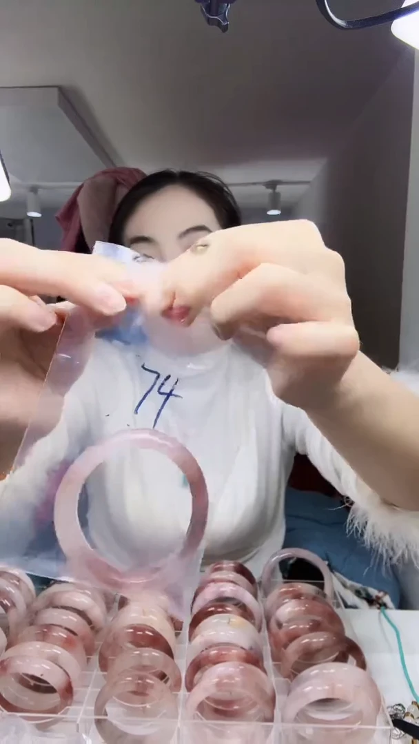 未镶嵌手镯石英质玉新疆金丝玉桃花酿 55-56圈口