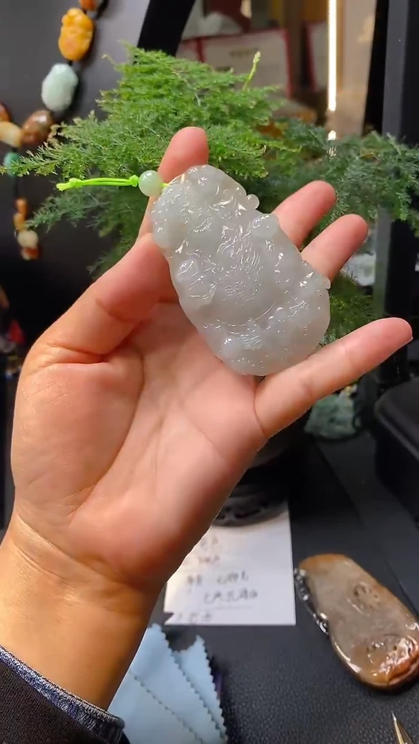 【闪购商品】翡翠颈饰未镶嵌挂件