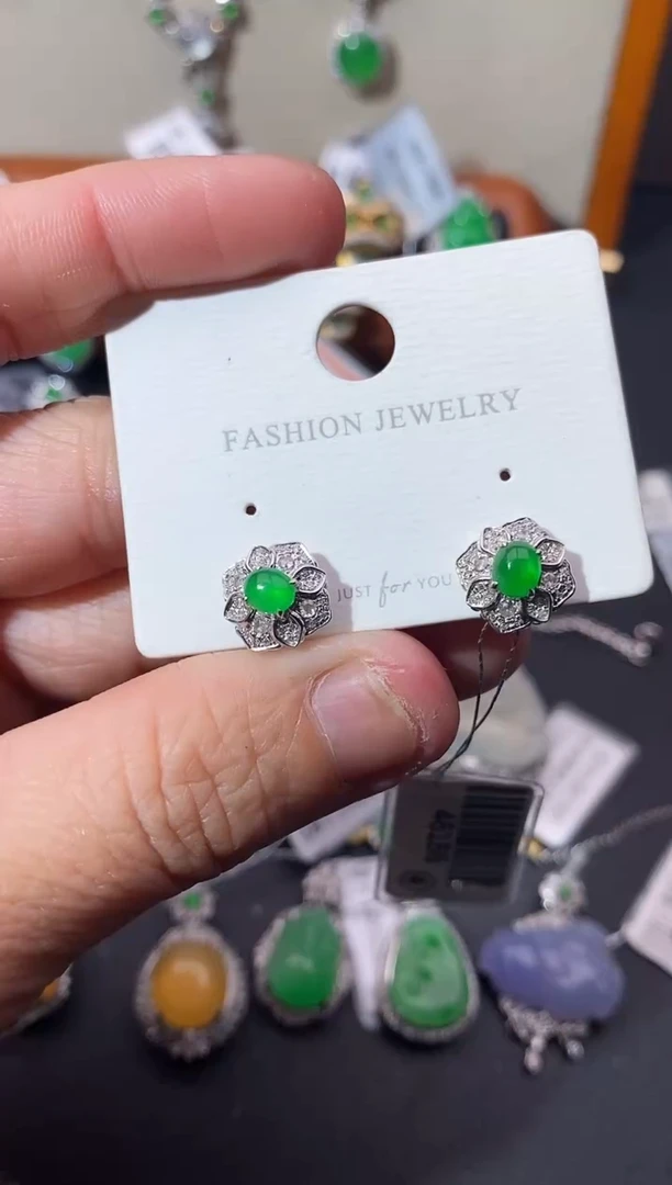 【闪购商品】翡翠耳饰18K金镶嵌耳饰