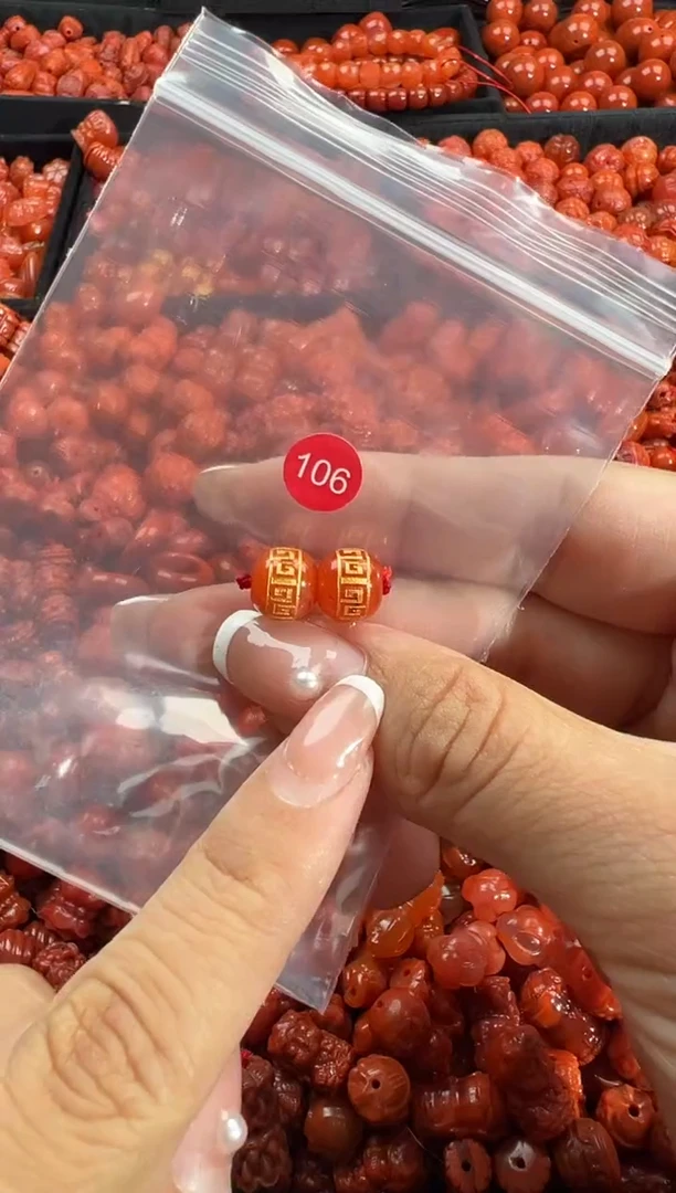 颈饰未镶嵌南红玛瑙1