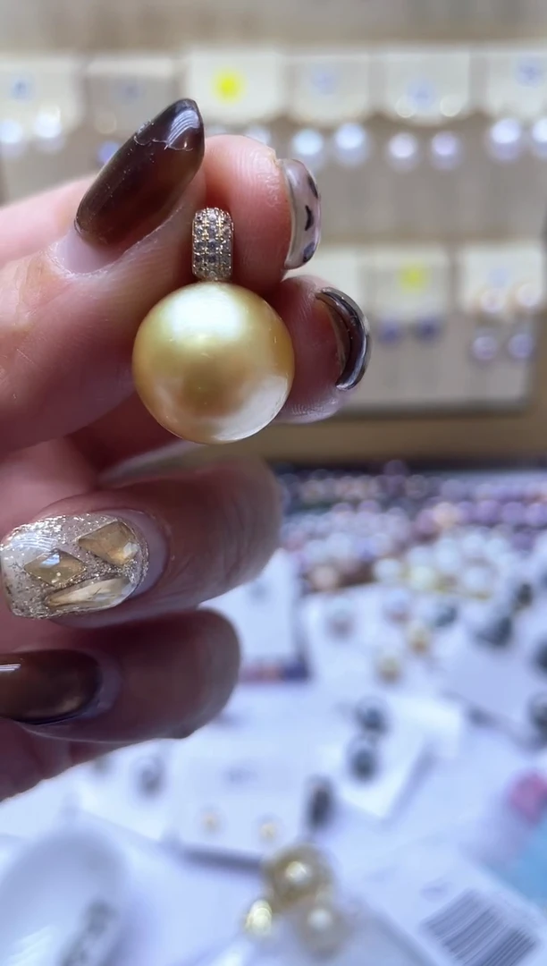 【闪购商品】海水珍珠颈饰18K金镶嵌2