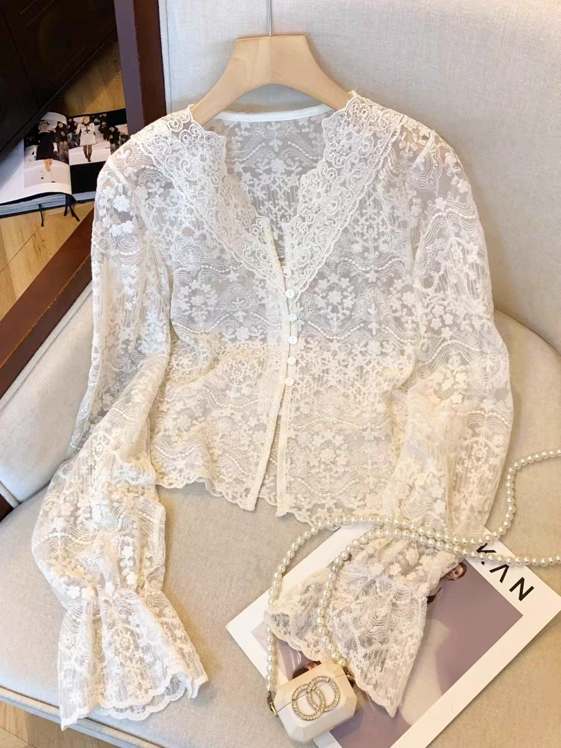 【精致款】2280重工刺绣别致甜美奶乖上衣减龄漂亮小衫