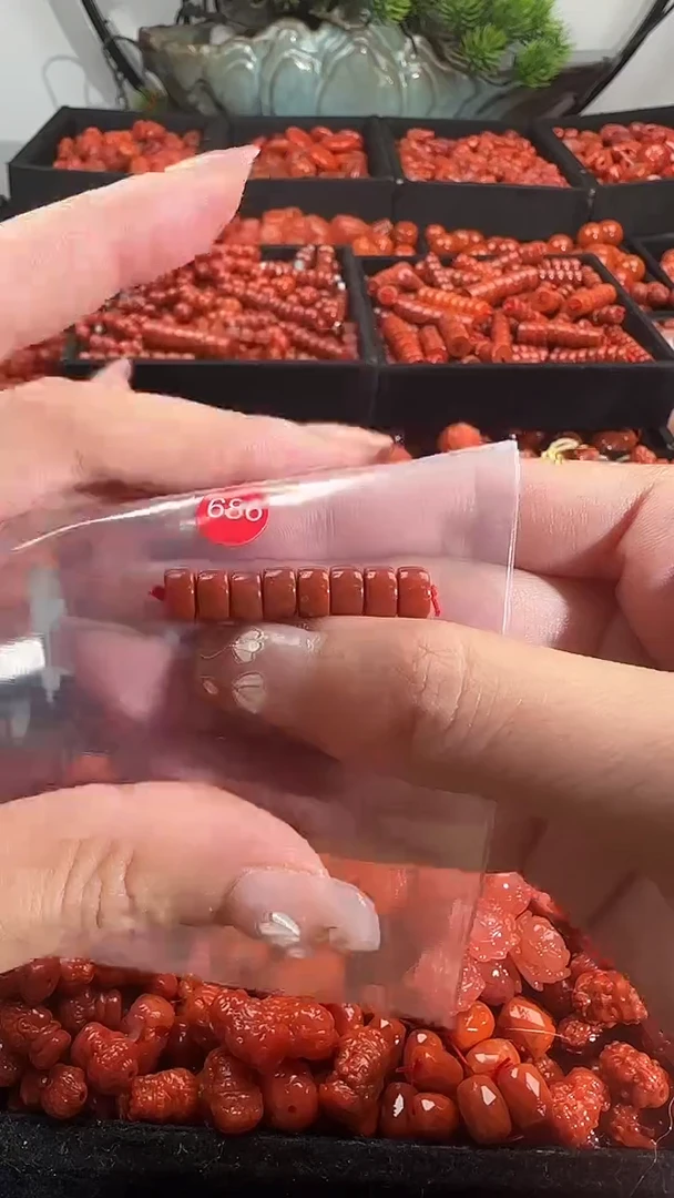 颈饰未镶嵌南红玛瑙1