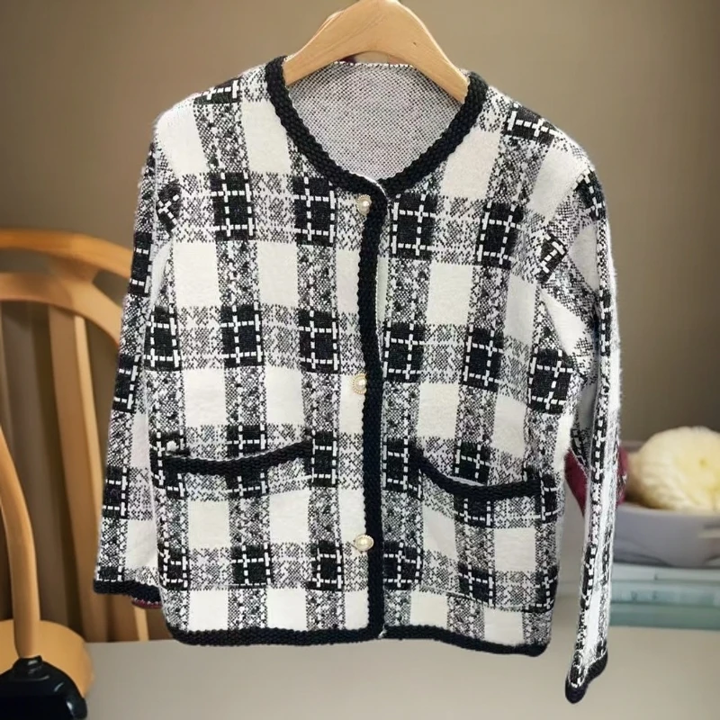 930-针织小香秋气质格子短外套开衫圆领