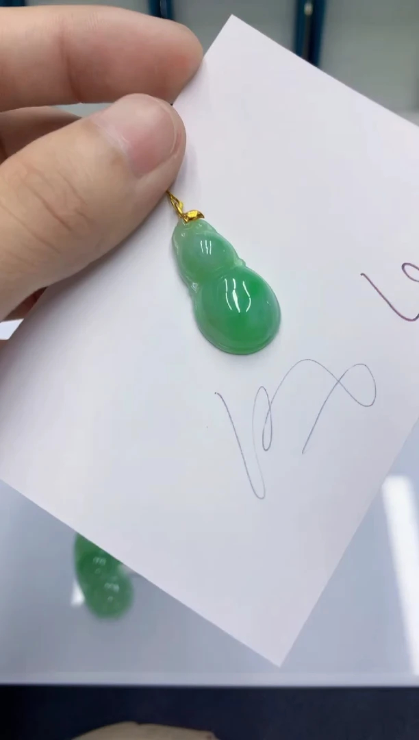 颈饰18K金镶嵌翡翠翡翠