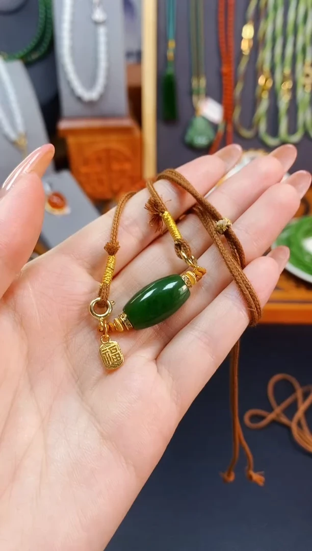 颈饰未镶嵌和田玉碧玉路路通颈饰