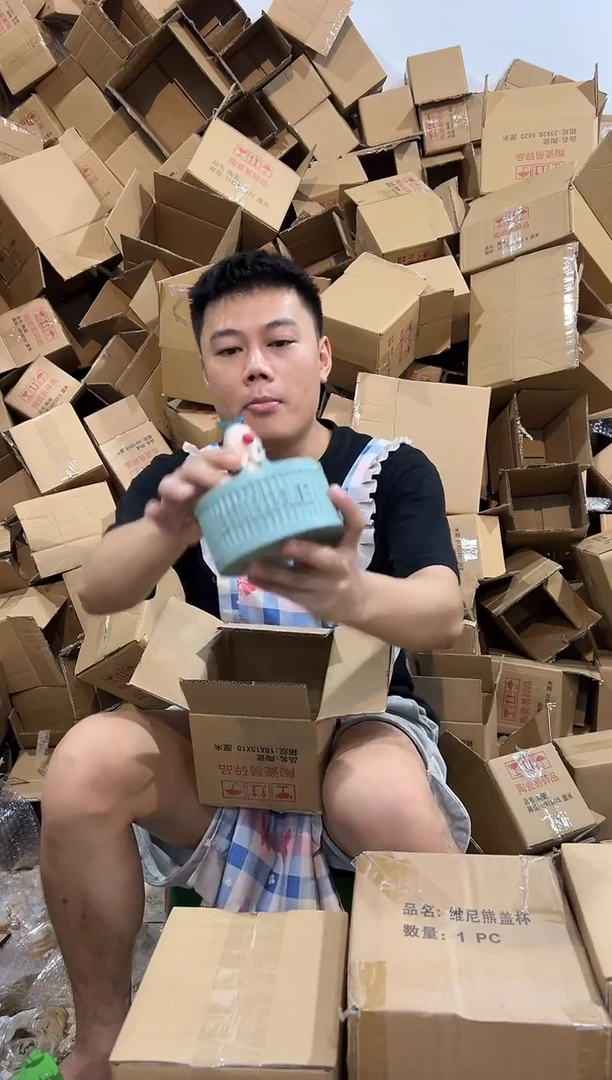 瓷片绿色泡泡女孩烟灰缸