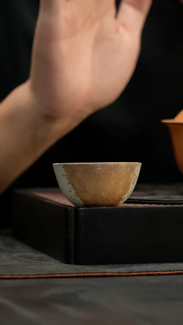 普洱落灰卧足杯40ml