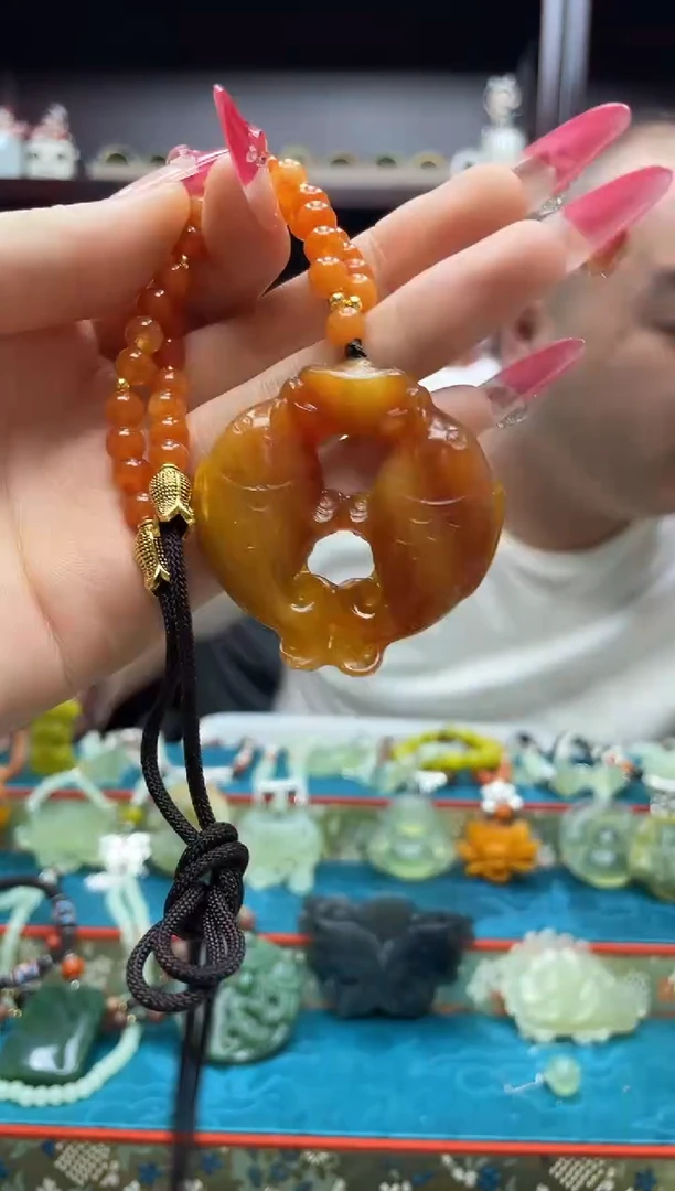 未镶嵌岫玉吊坠·