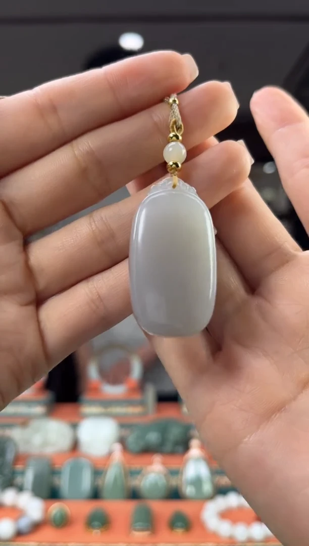 和田玉未镶嵌颈饰佩佩