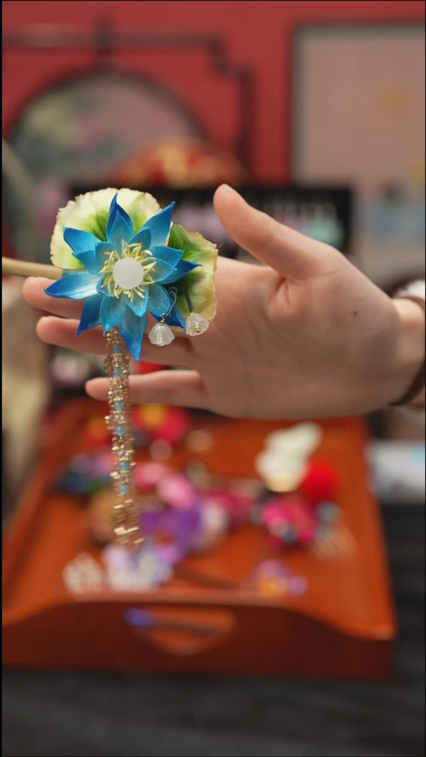 刺绣L****?非遗绒花饰品