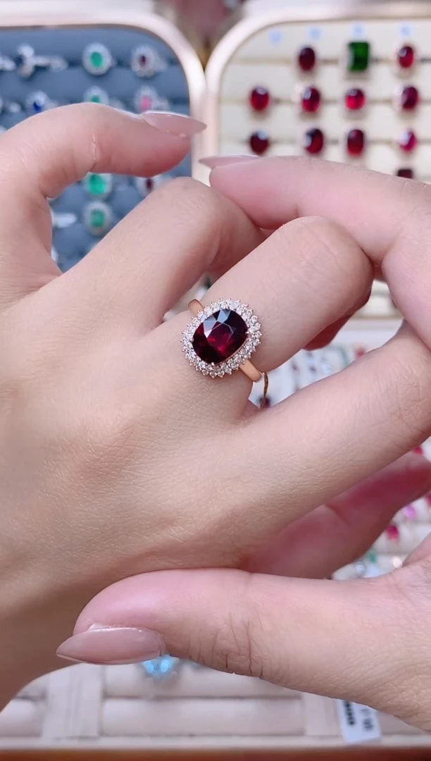 18K金镶嵌碧玺戒指碧玺2.6ct