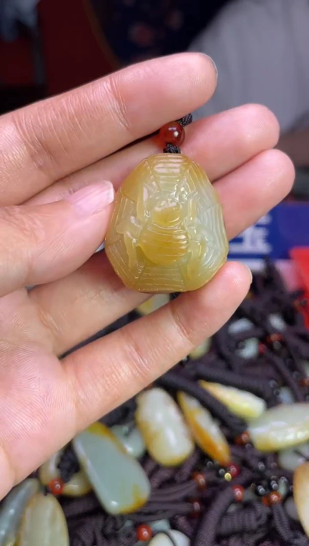 未镶嵌和田玉挂件1