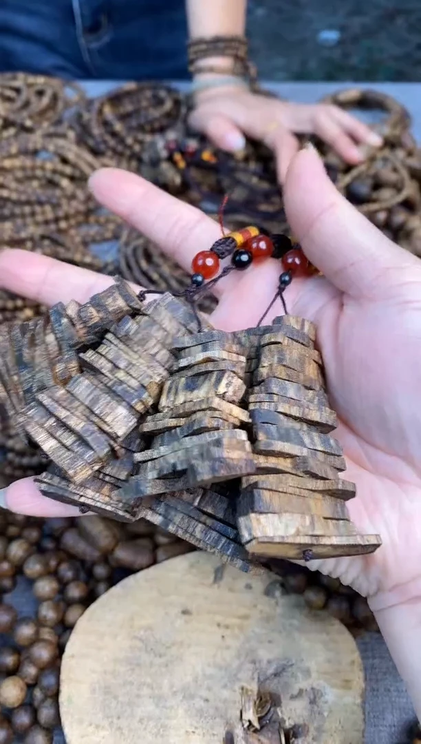 【闪购商品】沉香吊坠沉香棋楠车挂多样性发二