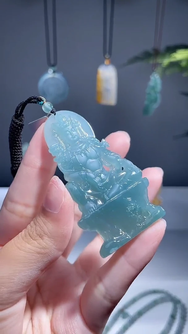颈饰未镶嵌翡翠观音