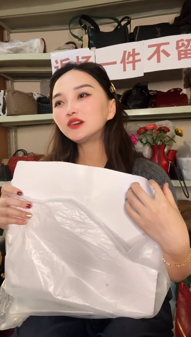 小牛皮（革） 高端订制时尚百搭女士手提 腋下斜跨包包