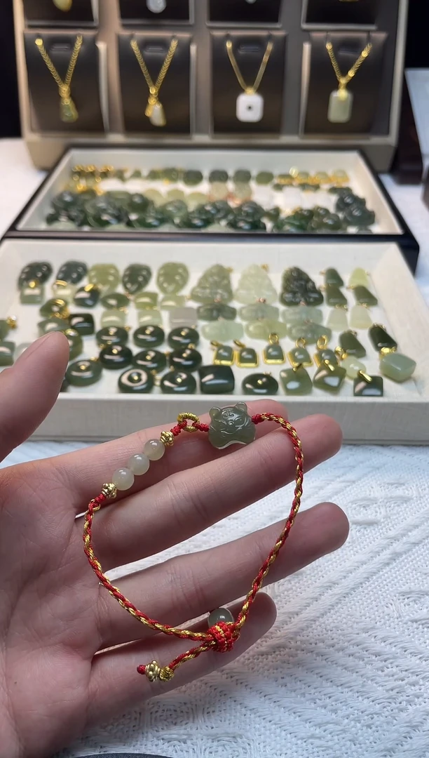 未镶嵌手绳和田玉未镶嵌 手绳 和田玉