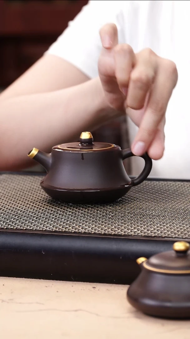 茶壶紫砂四号井茄皮紫泥描金柱础140cc