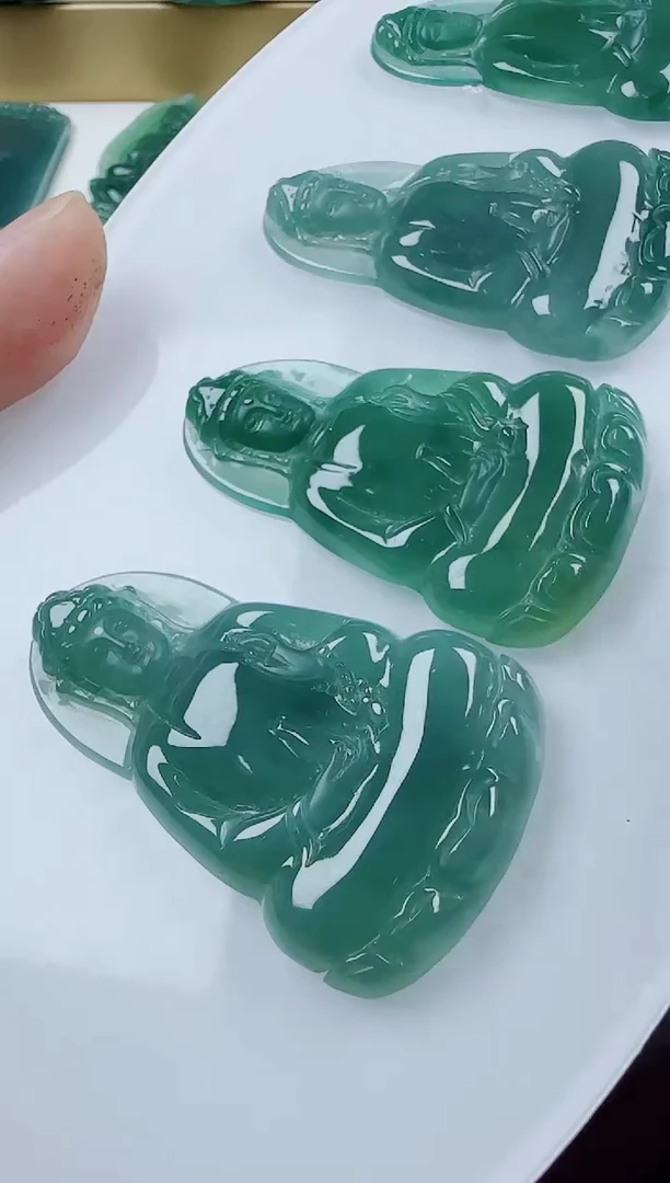 翡翠未镶嵌颈饰素衣多样性发其一