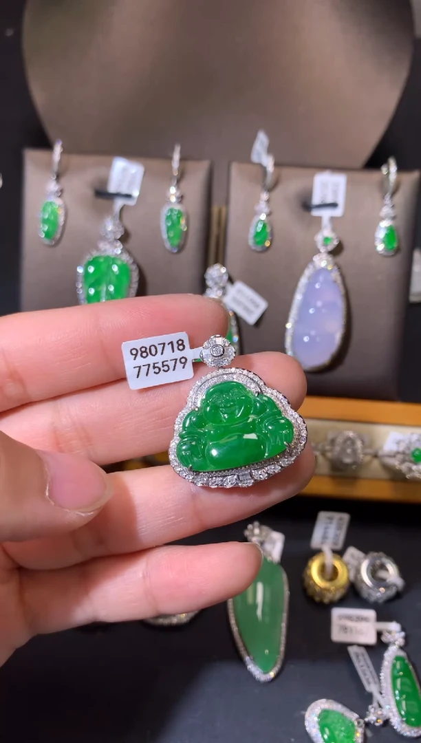 【闪购商品】翡翠吊坠(不含链)18K金镶嵌吊坠