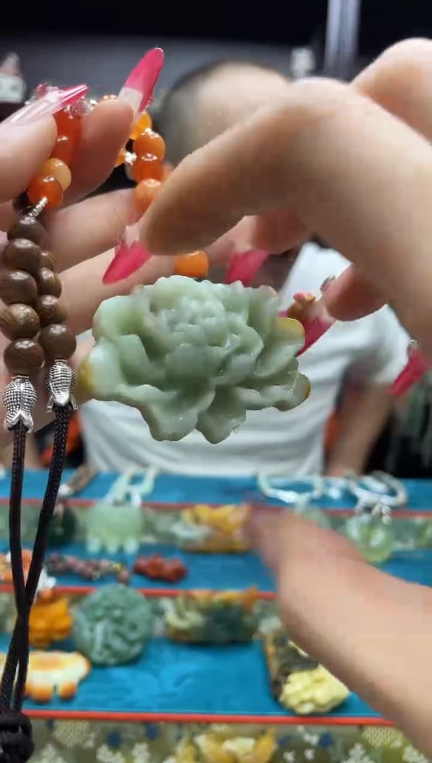 未镶嵌岫玉吊坠·