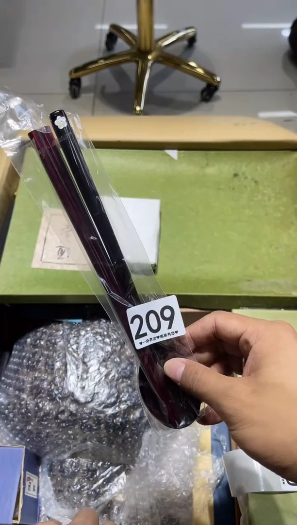 瓷片靖**?209........