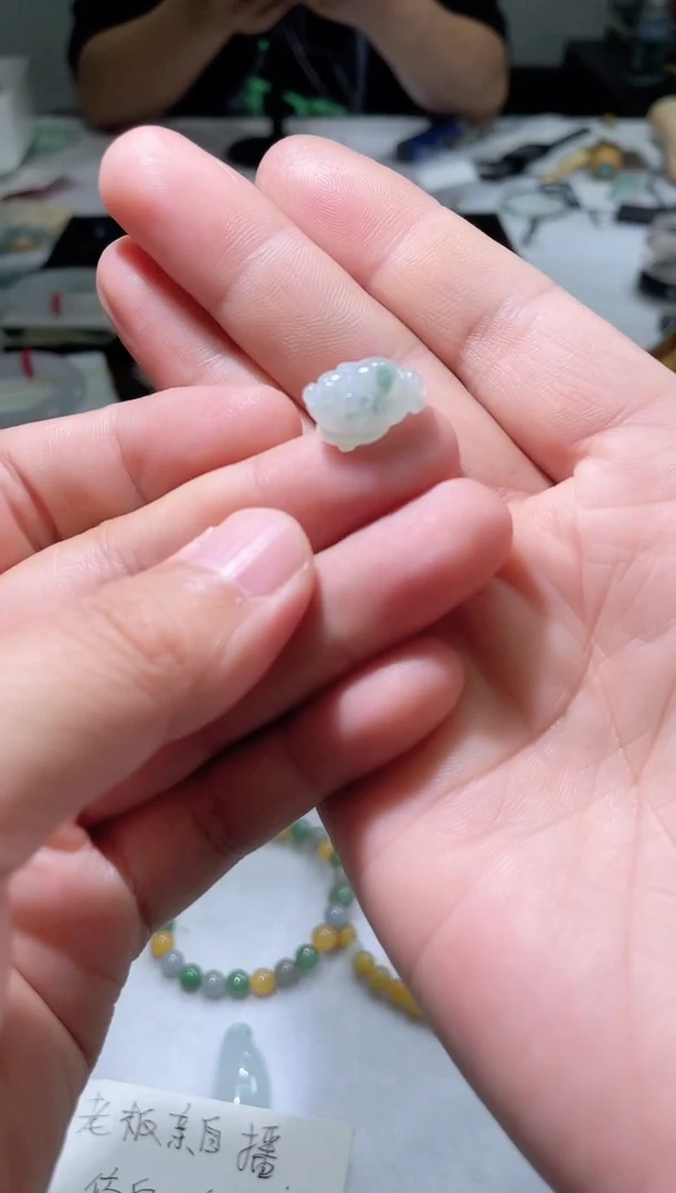 翡翠未镶嵌吊坠(不含链)天然翡翠吊坠