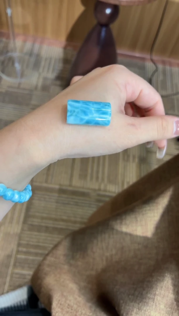 未镶嵌针钠钙石（海纹石）颈饰多米尼加海纹石裸石