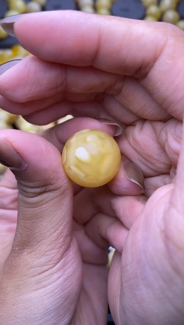 裸石琥珀未镶嵌大小姐珠宝94