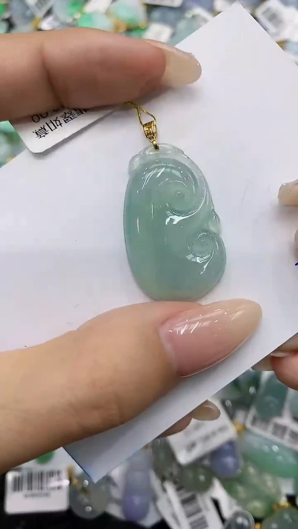 翡翠18K金镶嵌颈饰111111111111