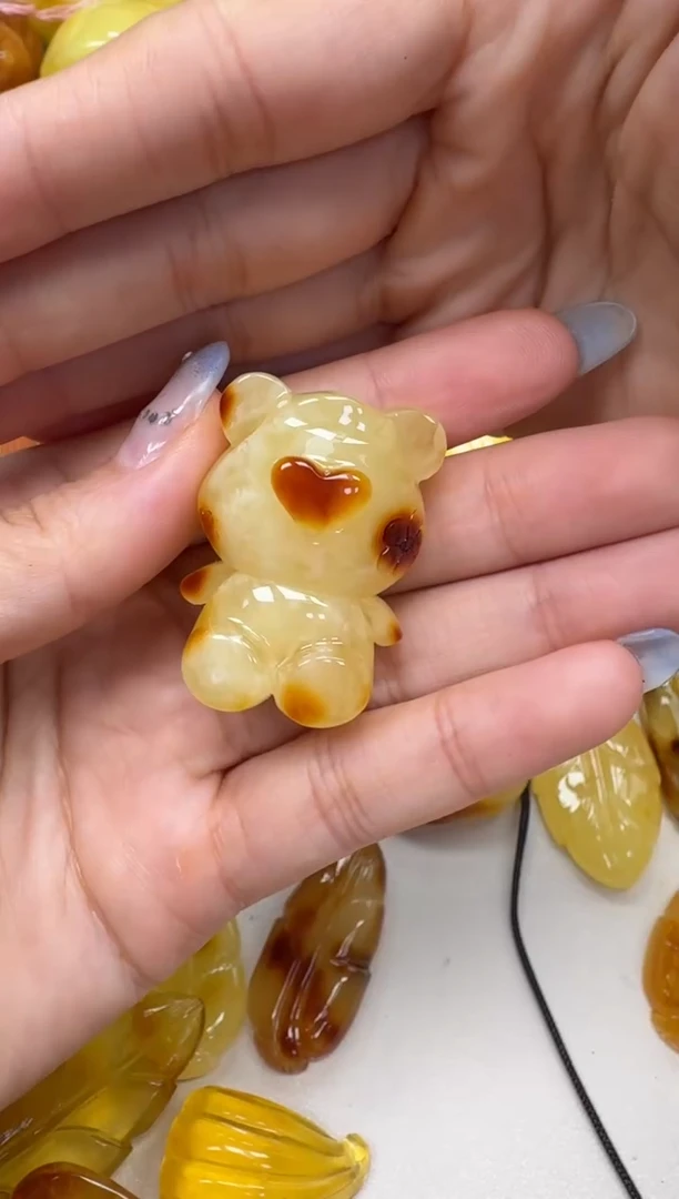 裸石琥珀未镶嵌如图
