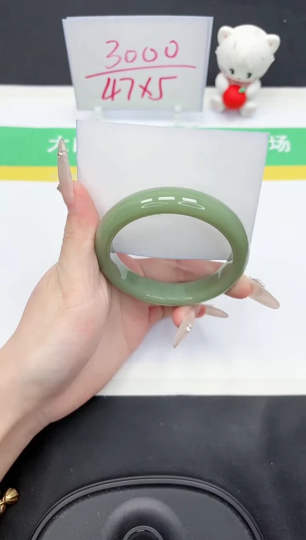 【闪购商品】石英质玉手镯未镶嵌22-60