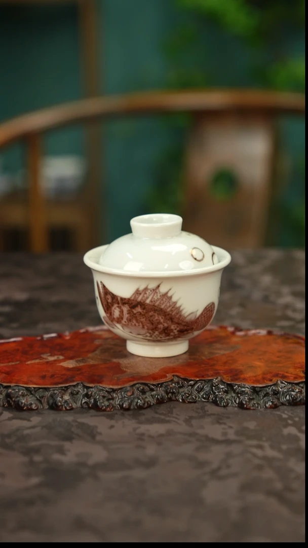 釉里红鱼藻盖碗瓷瓷瓷