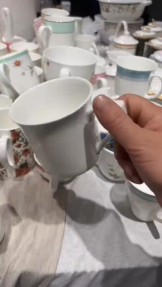 瓷白瓷杯子2只无底标