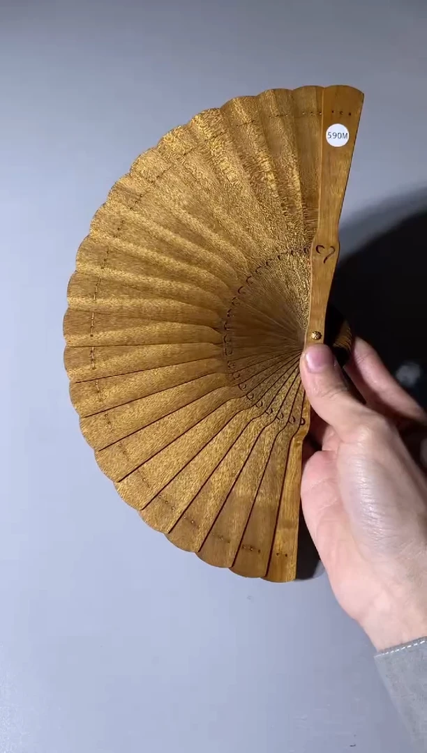 【闪购商品】金丝楠木雕590号15cm金丝楠木小叶桢楠扇子
