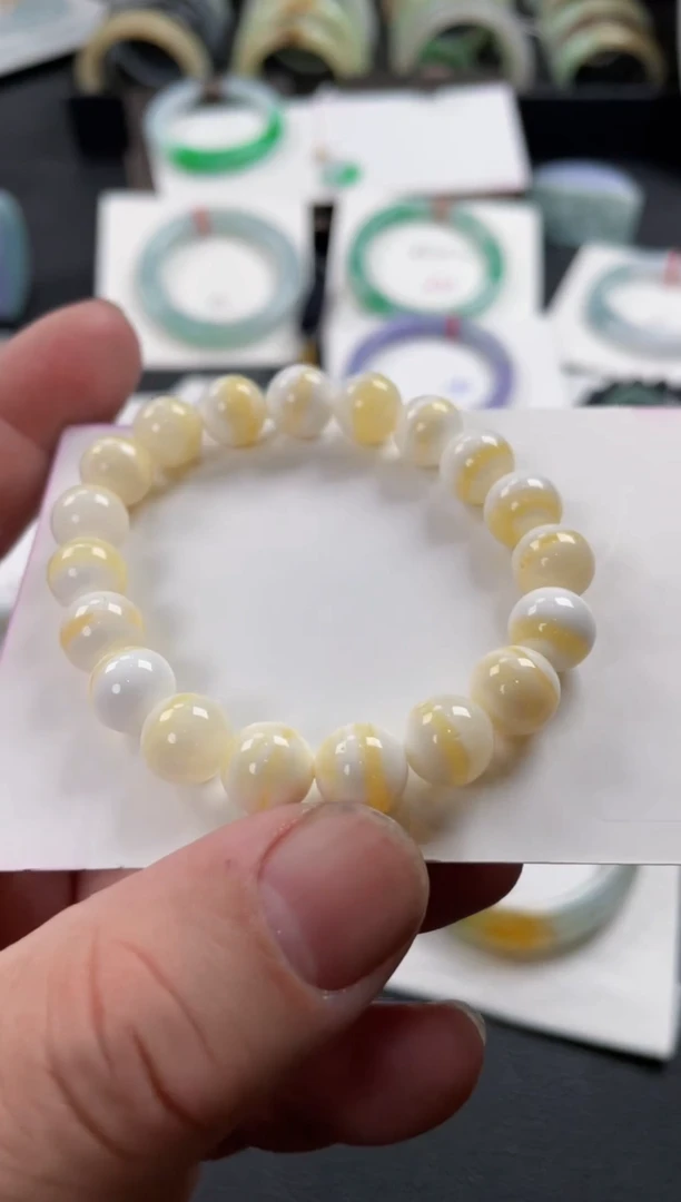 【闪购商品】翡翠手镯未镶嵌有纹裂