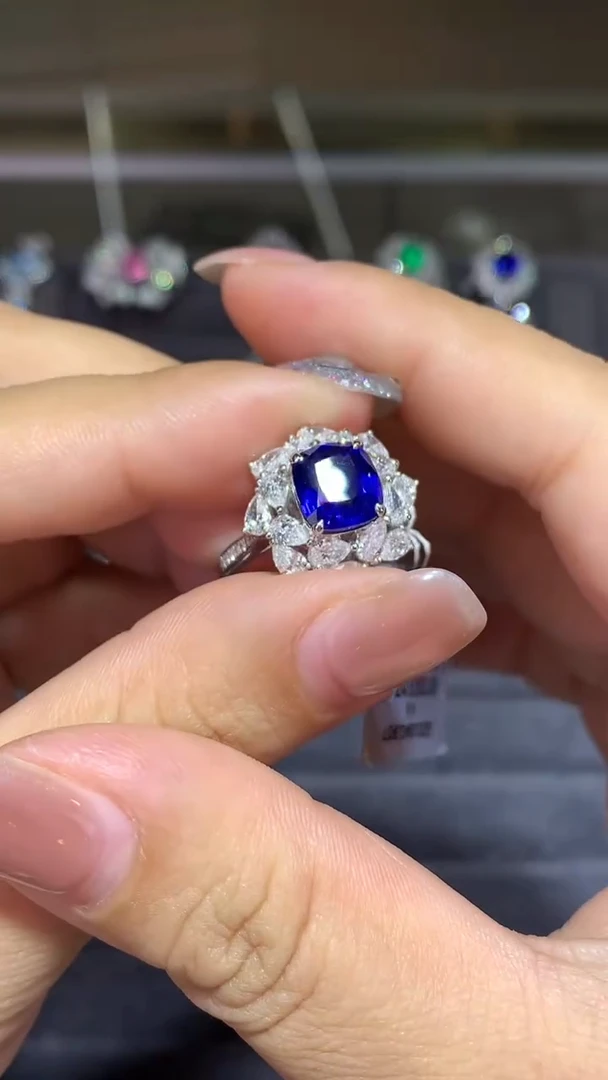戒指蓝宝石18K金镶嵌3.17CT